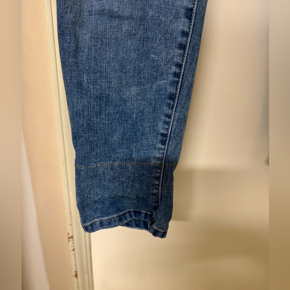 Women’s plus size 20W short skinny jeans. - Picture 6 of 10